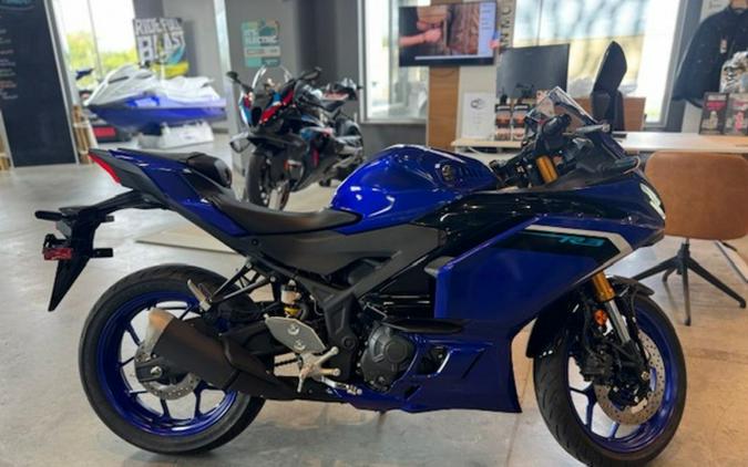 2025 Yamaha YZF R3 ABS CA