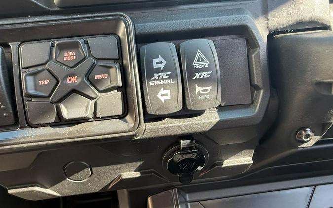 2025 Can-Am® Defender MAX Lone Star Cab HD10