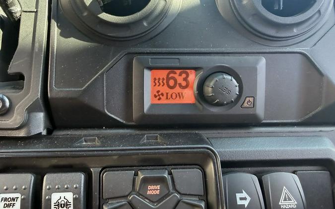 2025 Can-Am® Defender MAX Lone Star Cab HD10