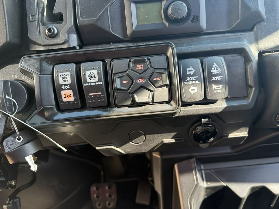 2025 Can-Am® Defender MAX Lone Star Cab HD10