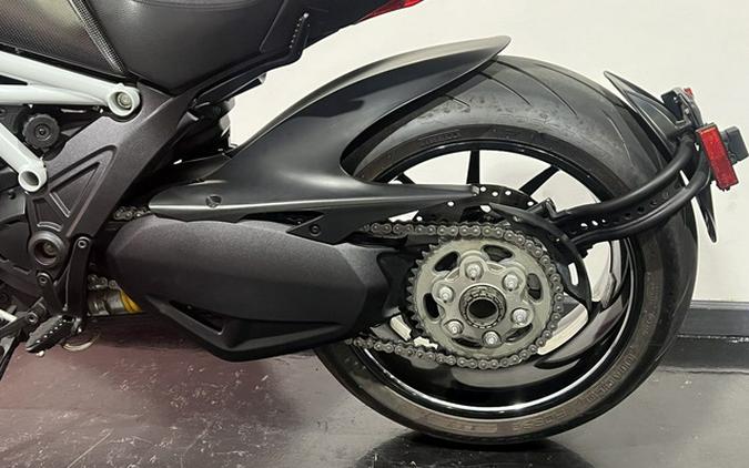 2015 Ducati Diavel Carbon Star White and Matt Carbon