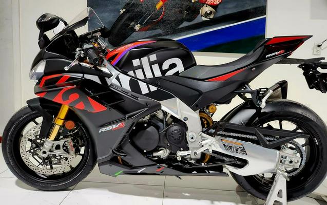 2024 Aprilia® RSV4 Factory 1100