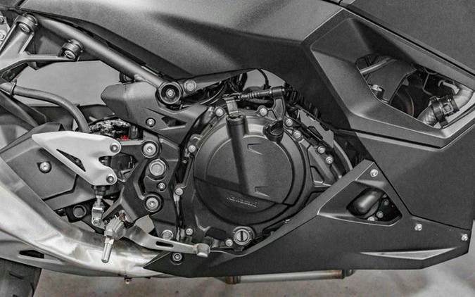 2026 Kawasaki Ninja 500 Metallic Flat Spark Black