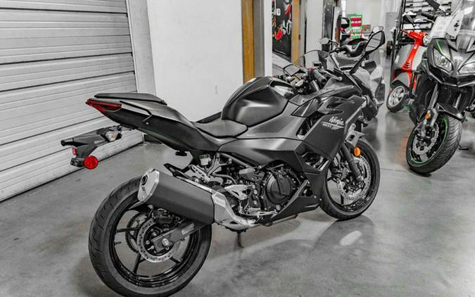 2026 Kawasaki Ninja 500 Metallic Flat Spark Black