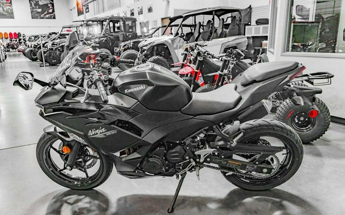 2026 Kawasaki Ninja 500 Metallic Flat Spark Black