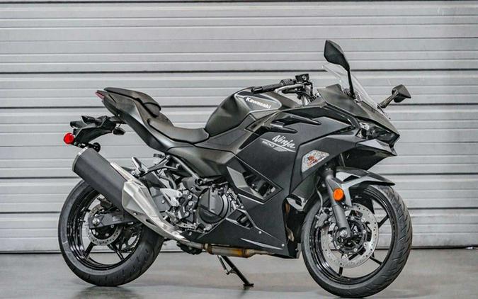 2026 Kawasaki Ninja 500 Metallic Flat Spark Black