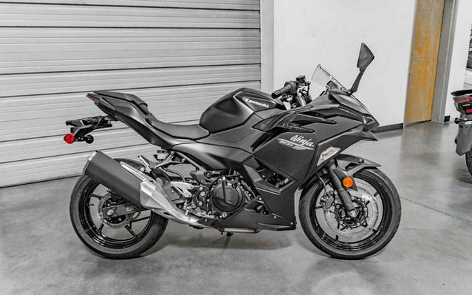2026 Kawasaki Ninja 500 Metallic Flat Spark Black