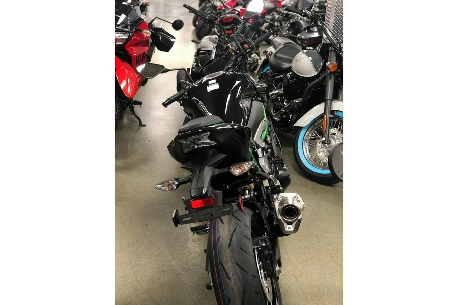 2024 Kawasaki Z900 SE ABS