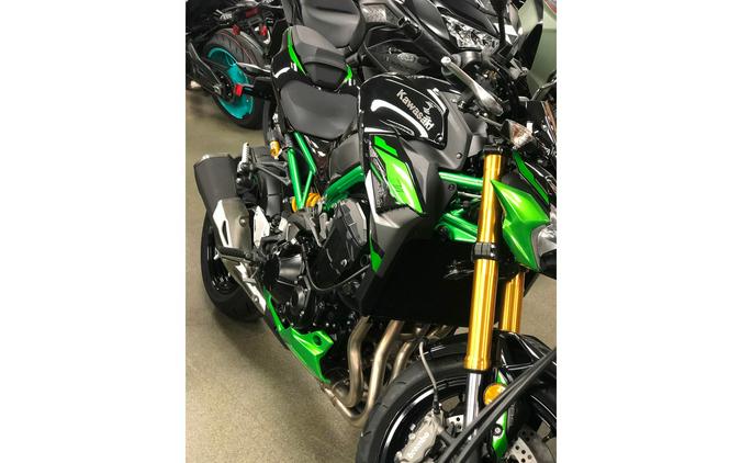 2024 Kawasaki Z900 SE ABS