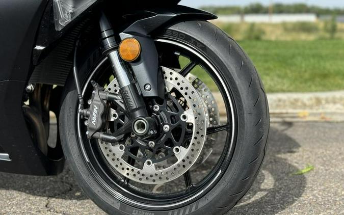 2024 Kawasaki Ninja® ZX™-6R Metallic Flat Spark Black/Ebony