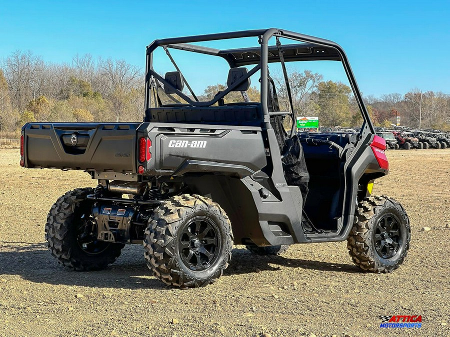 2024 Can-Am™ Defender DPS HD9