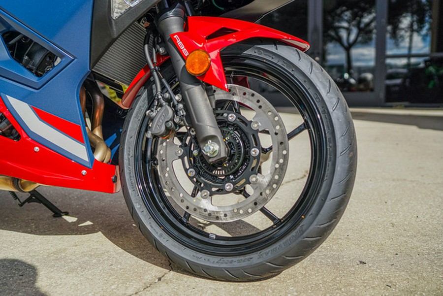 2026 Kawasaki Ninja 500 ABS Metallic Matte Twilight Blue