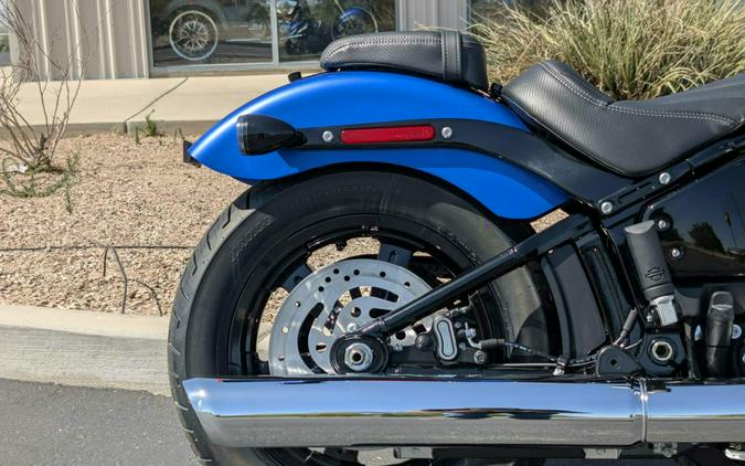 2026 Harley-Davidson® Street Bob® Aurora Blue Denim w/Cast Wheels
