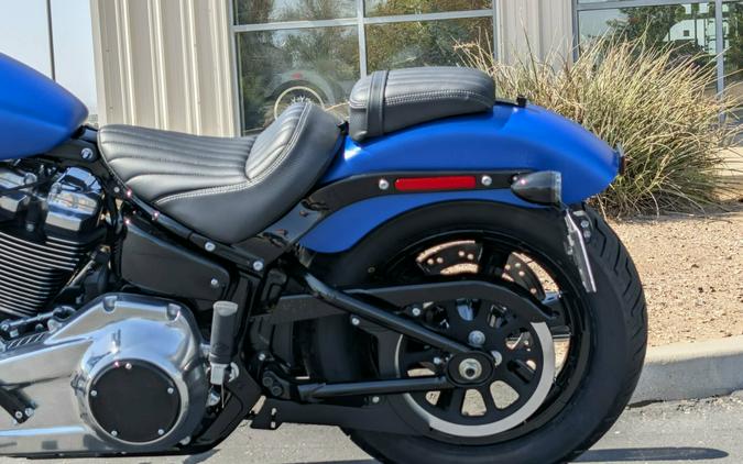 2026 Harley-Davidson® Street Bob® Aurora Blue Denim w/Cast Wheels