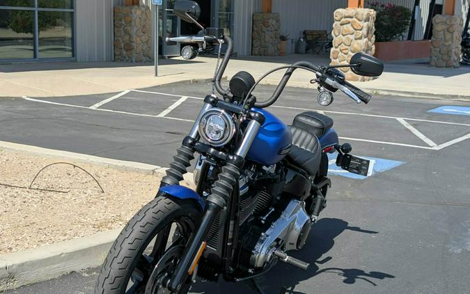 2026 Harley-Davidson® Street Bob® Aurora Blue Denim w/Cast Wheels