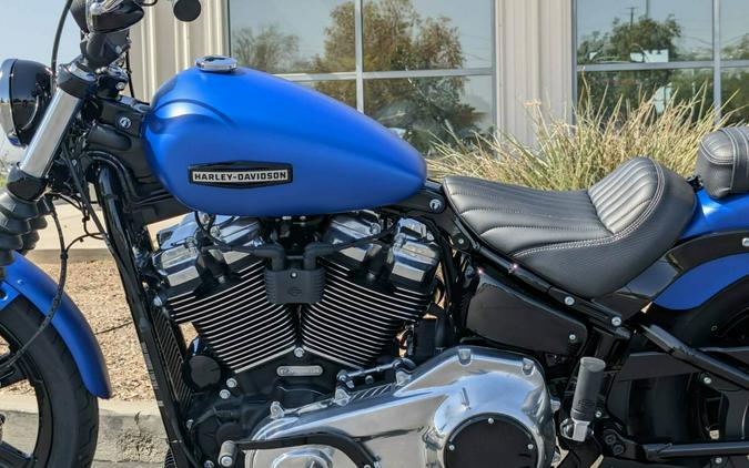 2026 Harley-Davidson® Street Bob® Aurora Blue Denim w/Cast Wheels