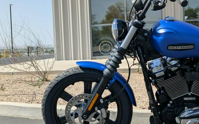 2026 Harley-Davidson® Street Bob® Aurora Blue Denim w/Cast Wheels