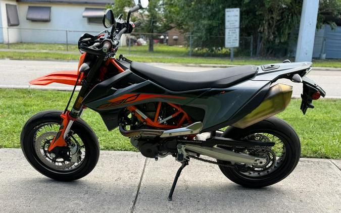 2021 KTM 690 SMC R