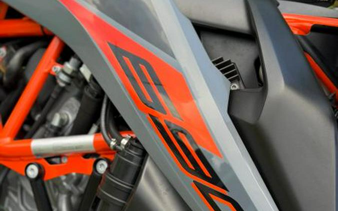2021 KTM 690 SMC R