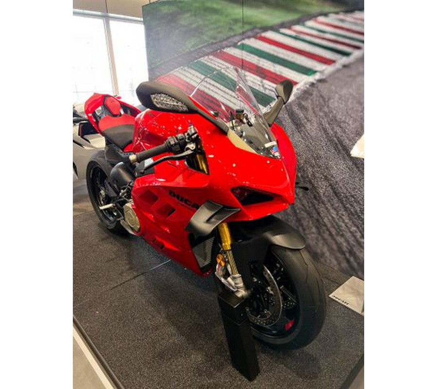 New 2024 Ducati Panigale V4 S