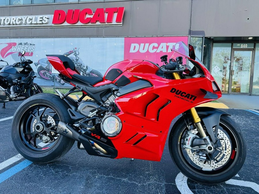 2024 Ducati Panigale V4 S Red