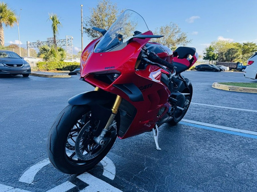 2024 Ducati Panigale V4 S Red