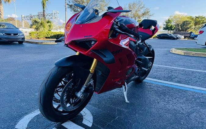 2024 Ducati Panigale V4 S Red