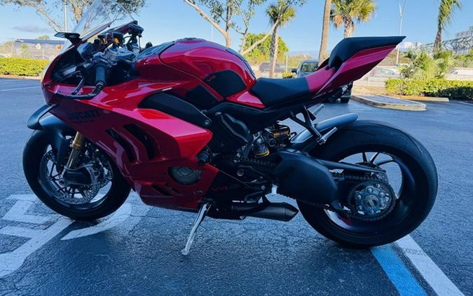 2024 Ducati Panigale V4 S Red