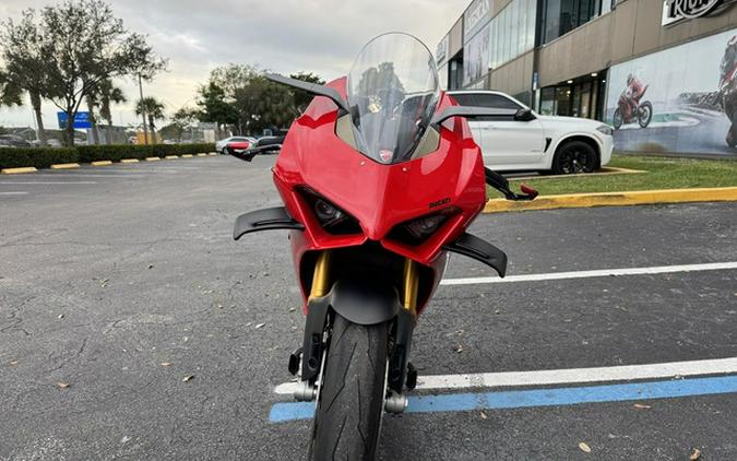 2024 Ducati Panigale V4 S Red