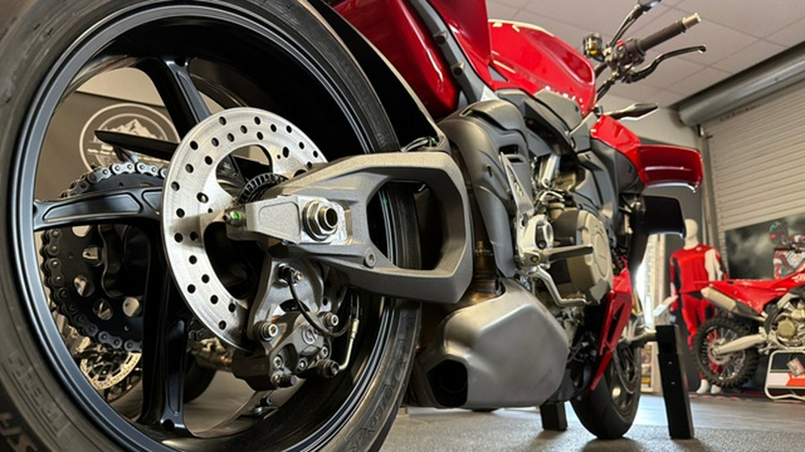 2025 Ducati Streetfighter V4 S