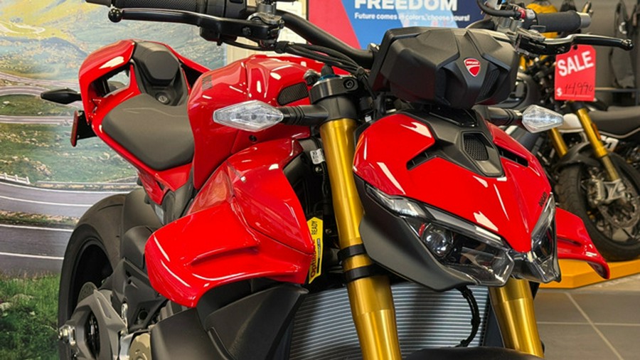 2025 Ducati Streetfighter V4 S