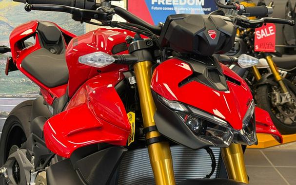 2025 Ducati Streetfighter V4 S
