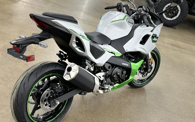 2024 Kawasaki Ninja 7 Hybrid ABS