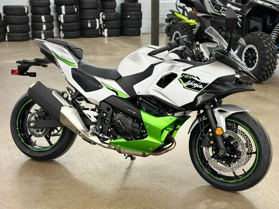 2024 Kawasaki Ninja 7 Hybrid ABS