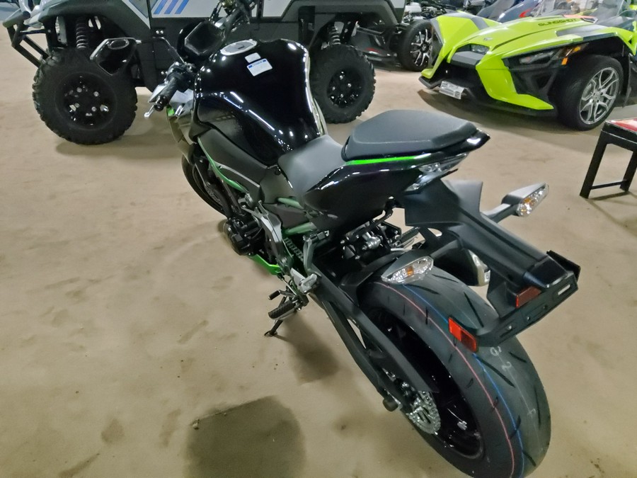 2024 Kawasaki Z900 SE ABS