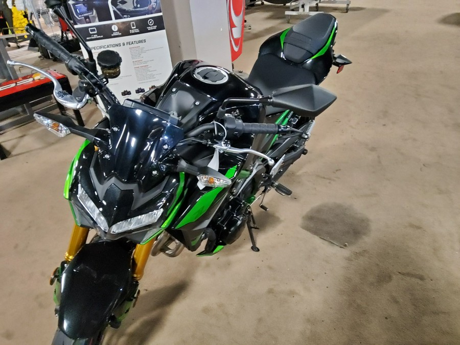 2024 Kawasaki Z900 SE ABS