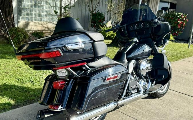 2014 Harley-Davidson® FLHTCU - Electra Glide® Ultra Classic®