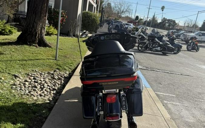 2014 Harley-Davidson® FLHTCU - Electra Glide® Ultra Classic®