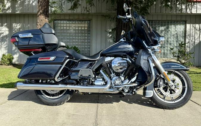2014 Harley-Davidson® FLHTCU - Electra Glide® Ultra Classic®