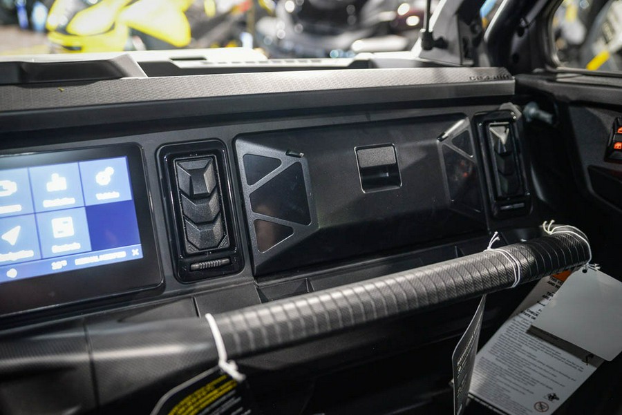 2026 Can-Am Defender MAX Limited HD11