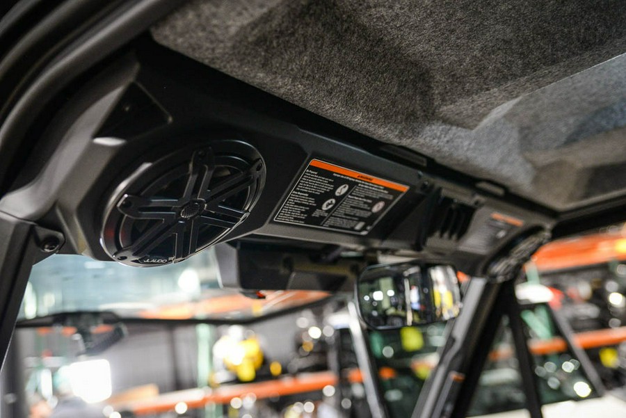 2026 Can-Am Defender MAX Limited HD11