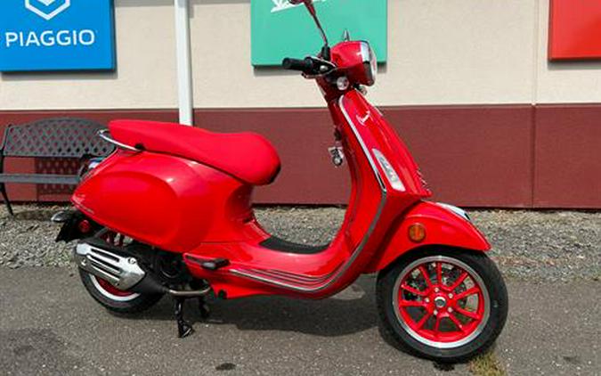 2023 Vespa Primavera 150 Red