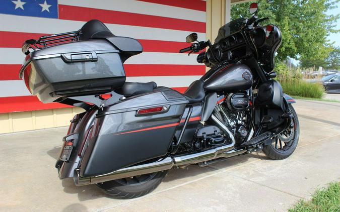 2018 Harley-Davidson® FLHXSE - CVO™ Street Glide®