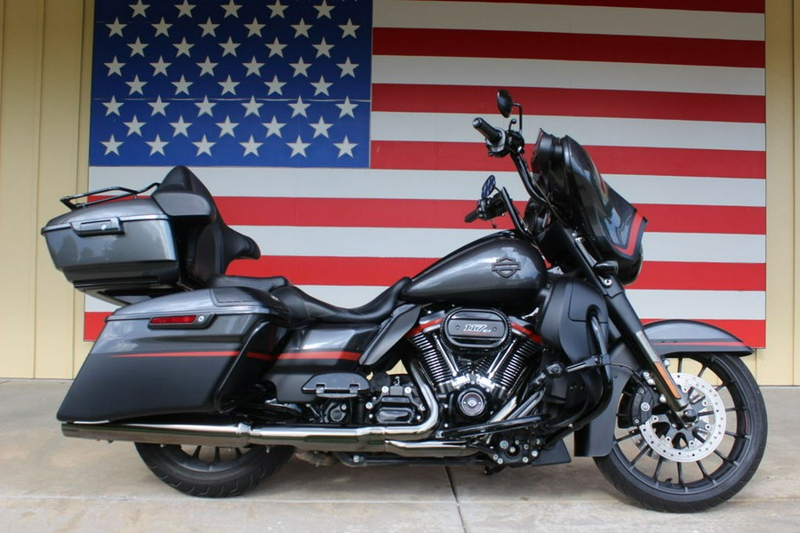 2018 Harley-Davidson® FLHXSE - CVO™ Street Glide®