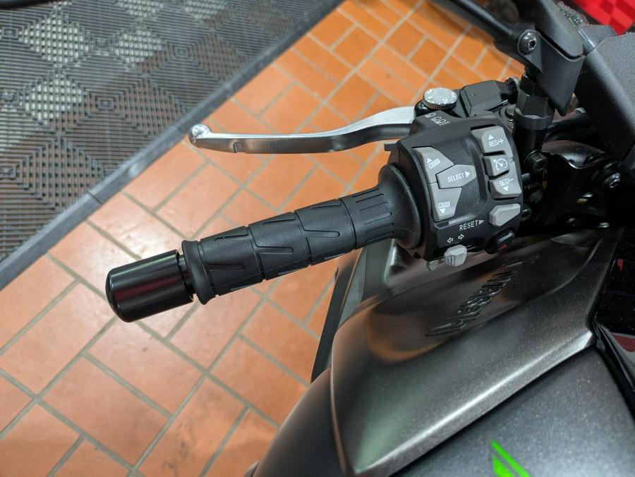 2026 Kawasaki Z1100 SE ABS