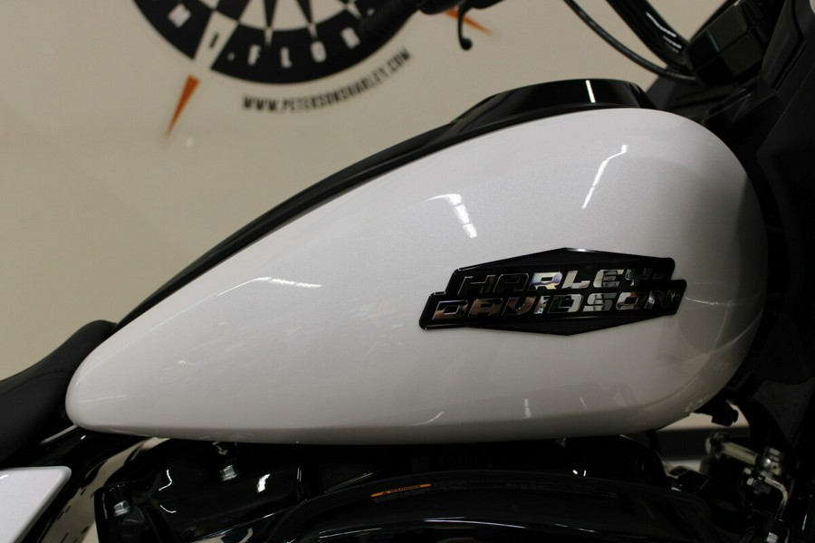 FLTRX 2024 Road Glide®