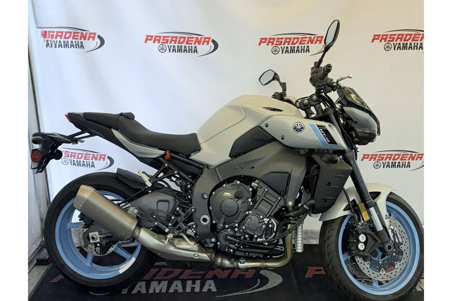 2025 MT-10 CA - Yamaha