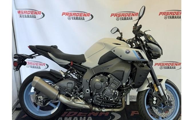 2025 MT-10 CA - Yamaha