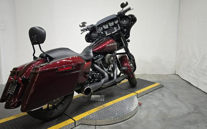 FLHXS 2018 Street Glide® Special
