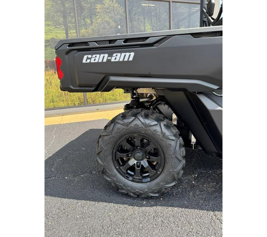 2025 Can-Am® Defender HD9